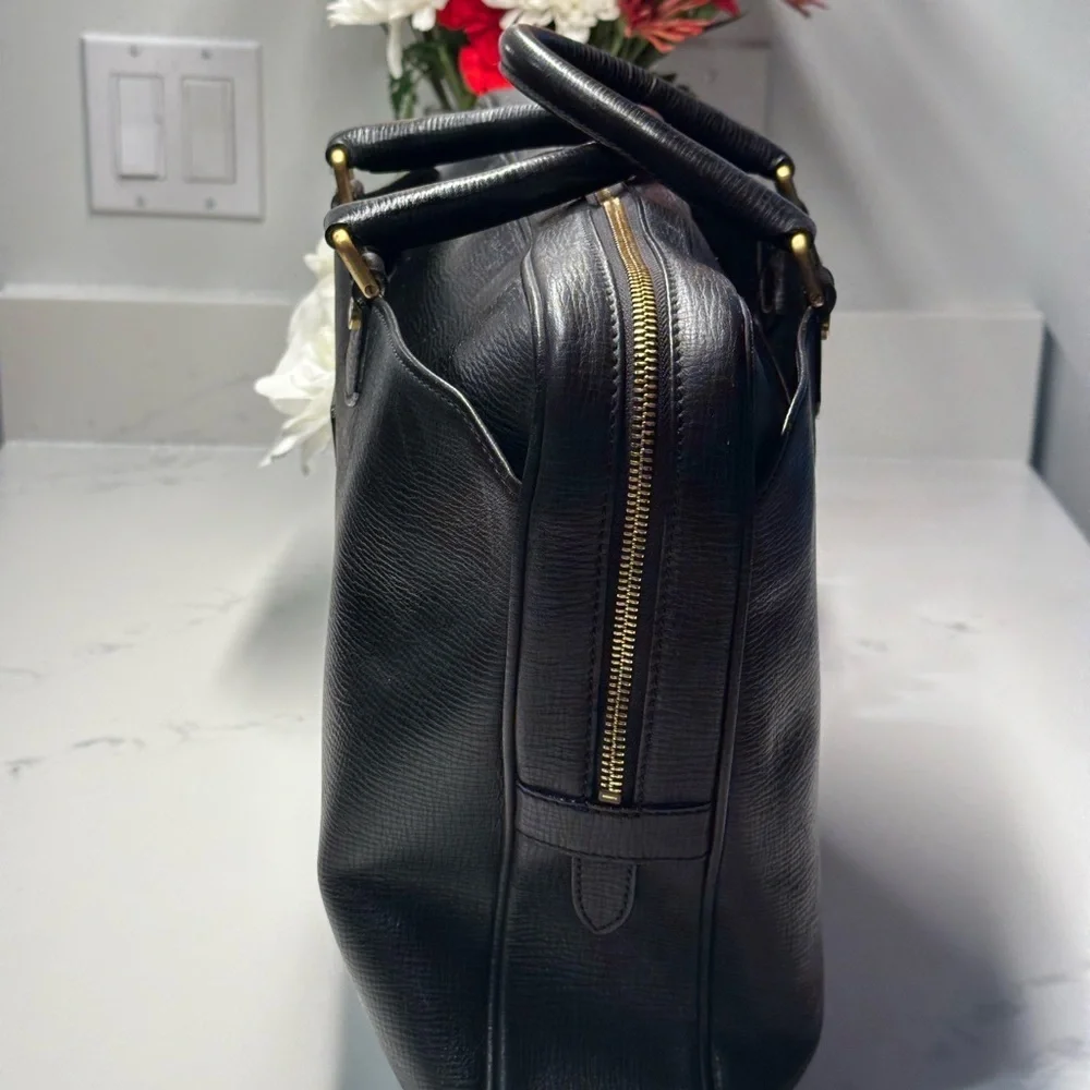 Burberrys Elegant Black Leather Unisex Business Bag EUC